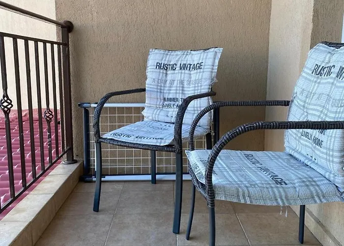 Akrotiri 2br Apartment